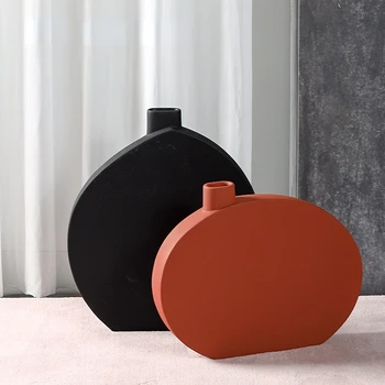 Плоская керамическая ваза в современном японском стиле, образец украшения гостиной цветами